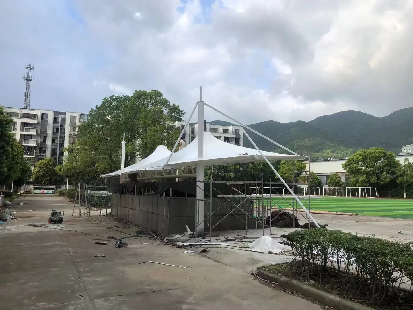 2026年贵州大方停车棚球场棚改造纪实：老旧雨棚换新，运维压力怎么降